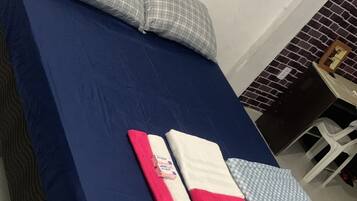 1 quarto, Wi-Fi de cortesia, roupa de cama