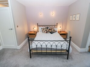 5 Schlafzimmer, individuell dekoriert, individuell eingerichtet