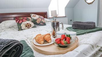 5 bedrooms, individually decorated, individually furnished, free WiFi