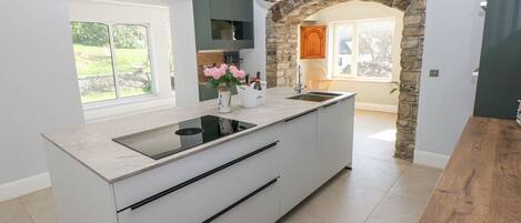 Batterie de cuisine, vaisselle et ustensiles