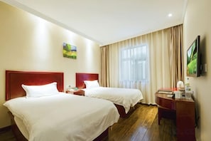 Desk, bed sheets - GreenTree Alliance (Beijing Temple of Heaven East Gate) (Beijing)