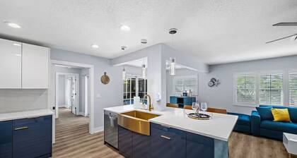 Gulf Coast Paradise: 3/2 Beach Retreat with Pool & Family Amenities