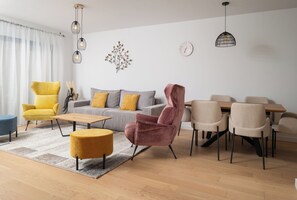 Apartamento, 2 habitaciones, accesible para personas con discapacidad, fumadores | Sala de estar | Libros