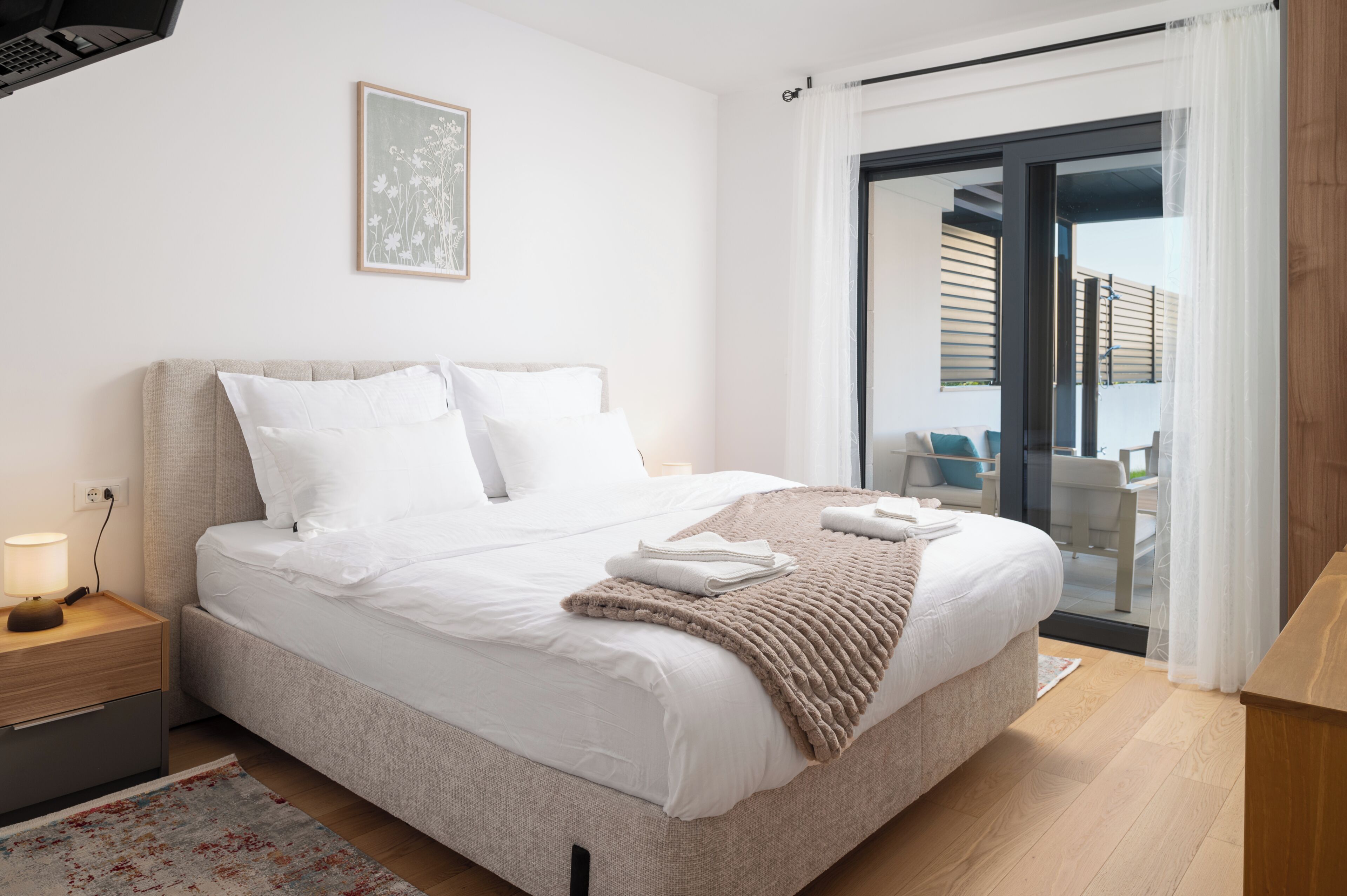 Apartment, 2 Bedrooms, Accessible, Smoking | 2 bedrooms, soundproofing