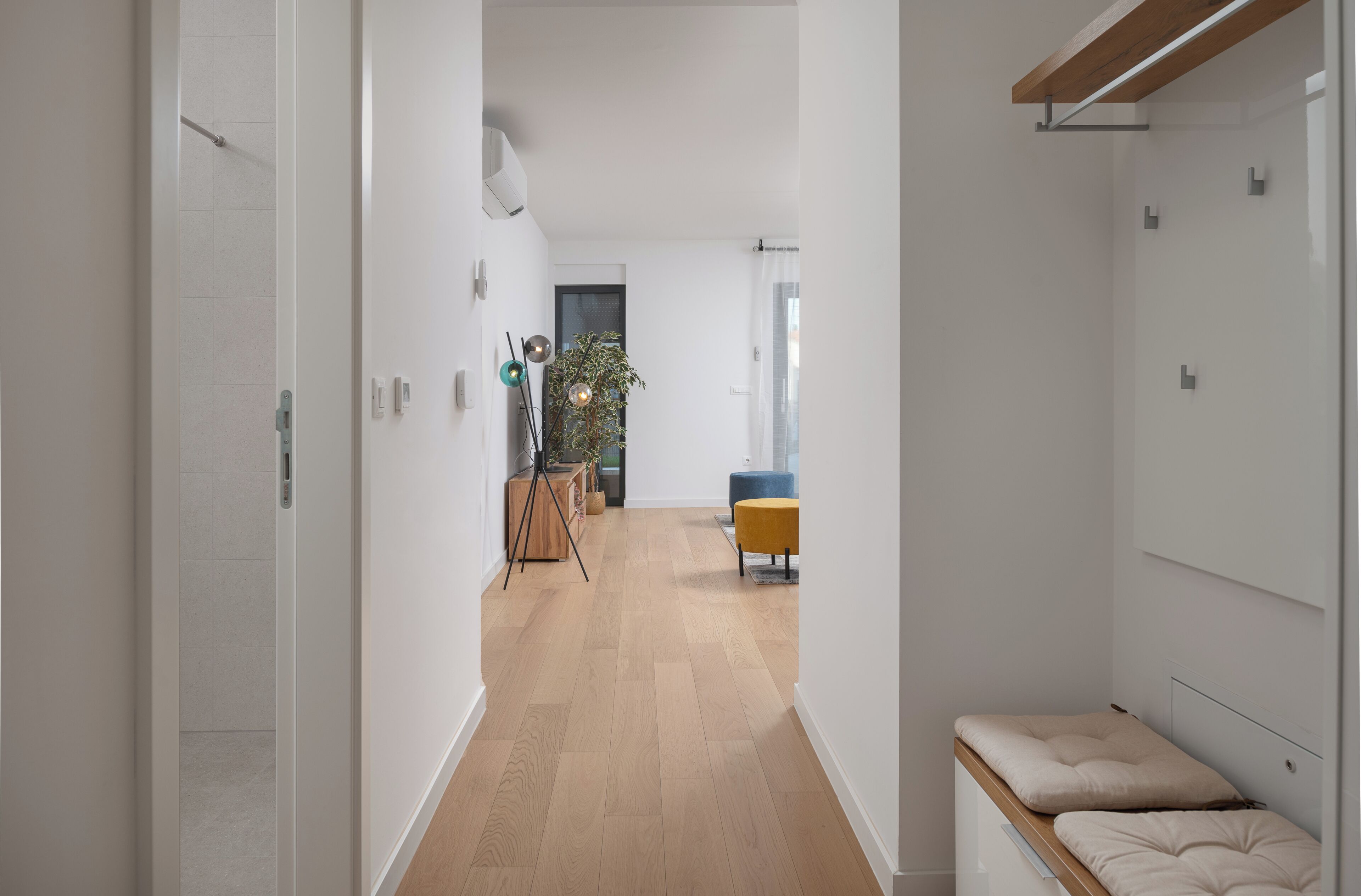 Apartment, 2 Bedrooms, Accessible, Smoking | Living room