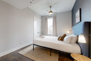 3 bedrooms, iron/ironing board, Internet, bed sheets