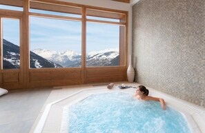 Interior - Ski-in/ski-out & foot of the slopes, fitness, swimming pool, balcony, tv, ski locker, 155m² (Sainte-Foy-Tarentaise)