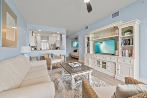 Smart TV - Golf Condo Views W/ Resort Pool and Amenities! (Naples)