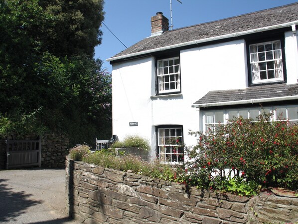 Exterior - Pennine (Truro)