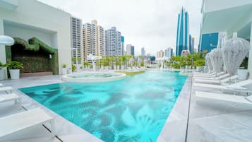 Utomhuspool