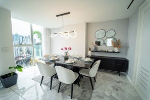Deluxe Apartment | Dining room - Wanders Panama by Boutique Apartments (Panama City)