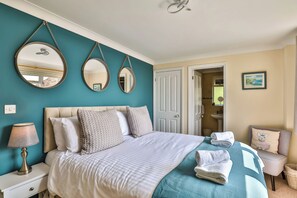 2 dormitorios, decoración individual, mobiliario individual