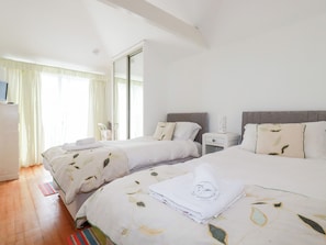 Cottage | 3 bedrooms, individually decorated, individually furnished, free WiFi
