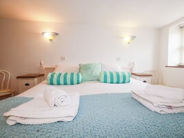 3 habitaciones, decoración personalizada y muebles diferentes