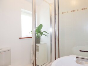 Cottage | Bathroom | Shower - Rosemaddon (Newquay)