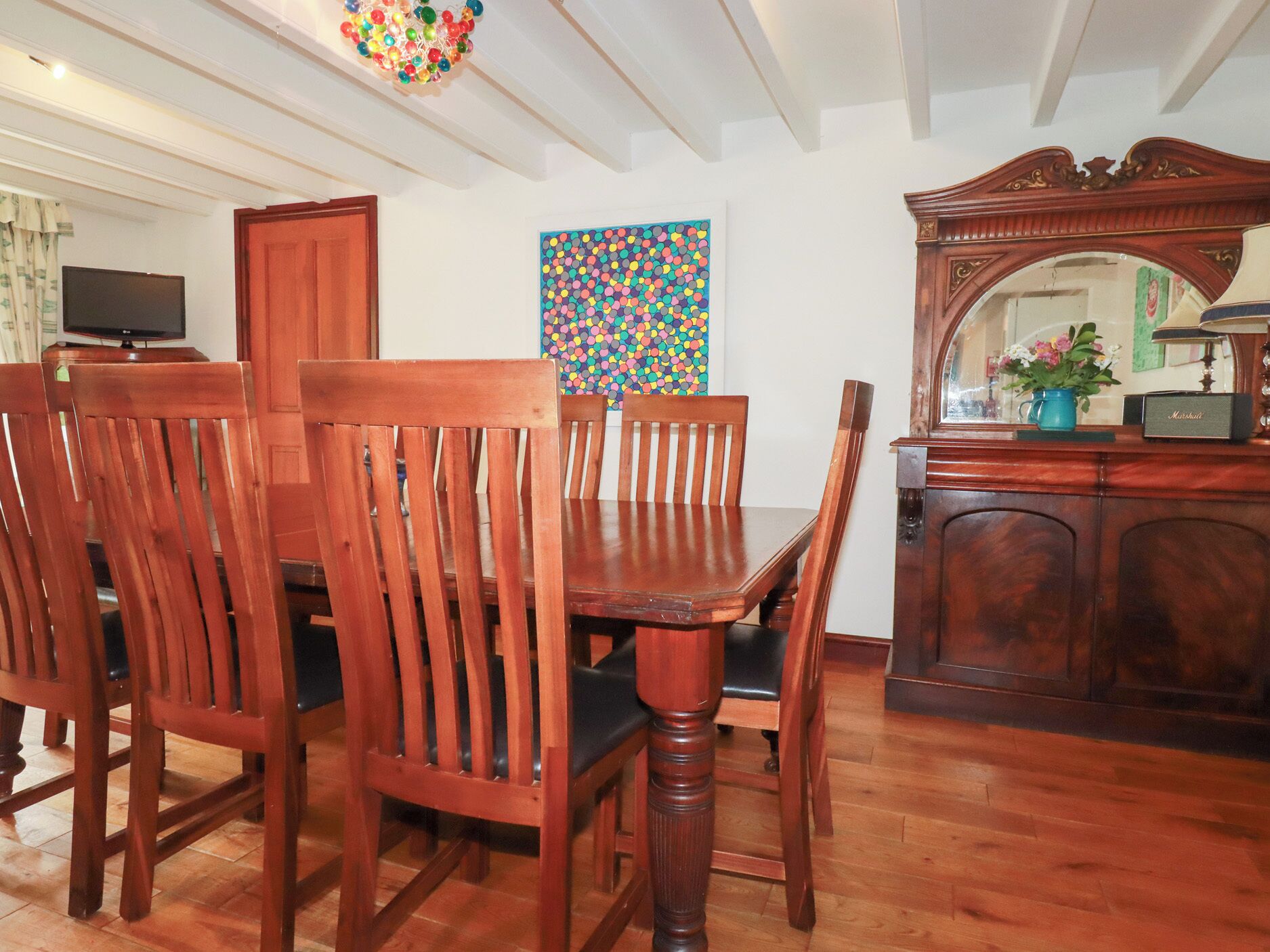 Cottage | Dining