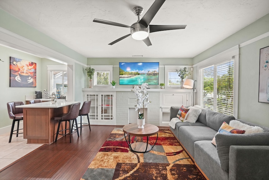Mins To Belmont Shore - Firepit - Game Room - Bbq - Free Parking - Fifa 2026! - Long Beach, CA