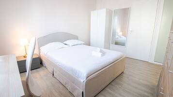 Bureau, Wi-Fi, draps fournis