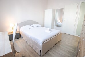 Desk, WiFi, bed sheets