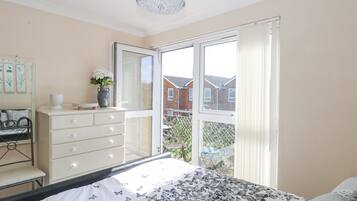 3 bedrooms, individually decorated, individually furnished, free WiFi