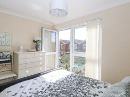 3 habitaciones, decoración personalizada y muebles diferentes 