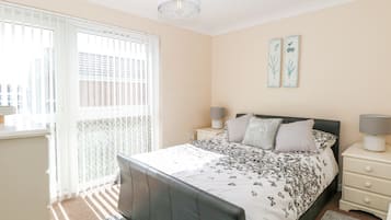 3 quartos, individualmente decorados, individualmente mobiliados