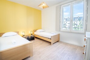 2 bedrooms, internet, bed sheets