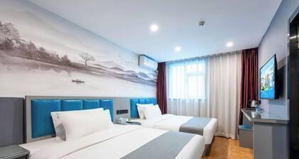 Super 8 (Beijing West Gongyi Bridge)