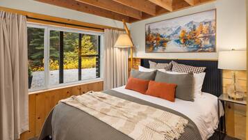 3 bedrooms, iron/ironing board, travel cot, free WiFi