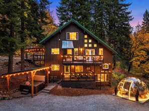 Exterior - Forest+Mountain Views, Hot Tub, Sauna, EV Charger, Dogs OK, Near Lake Wenatchee (Leavenworth)