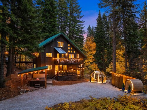 Forest+Mountain Views, Hot Tub, Sauna, EV Charger, Dogs OK, Near Lake Wenatchee