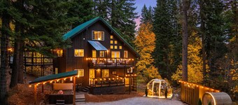 Forest+Mountain Views, Hot Tub, Sauna, EV Charger, Dogs OK, Near Lake Wenatchee