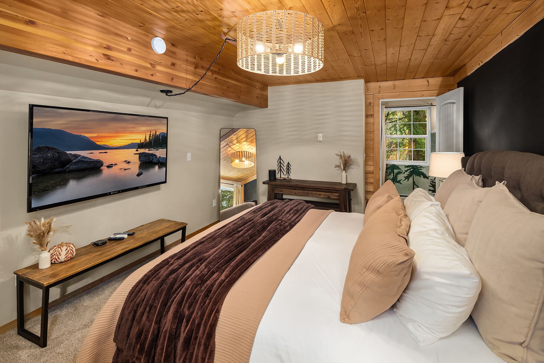 3 habitaciones, tabla de planchar con plancha y cuna de viaje 