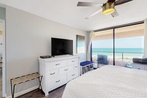 2 bedrooms, desk, iron/ironing board, WiFi