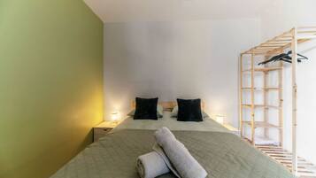 2 habitaciones, tabla de planchar con plancha, cuna de viaje y wifi
