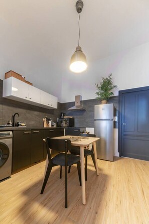 Fridge, microwave, coffee/tea maker, toaster