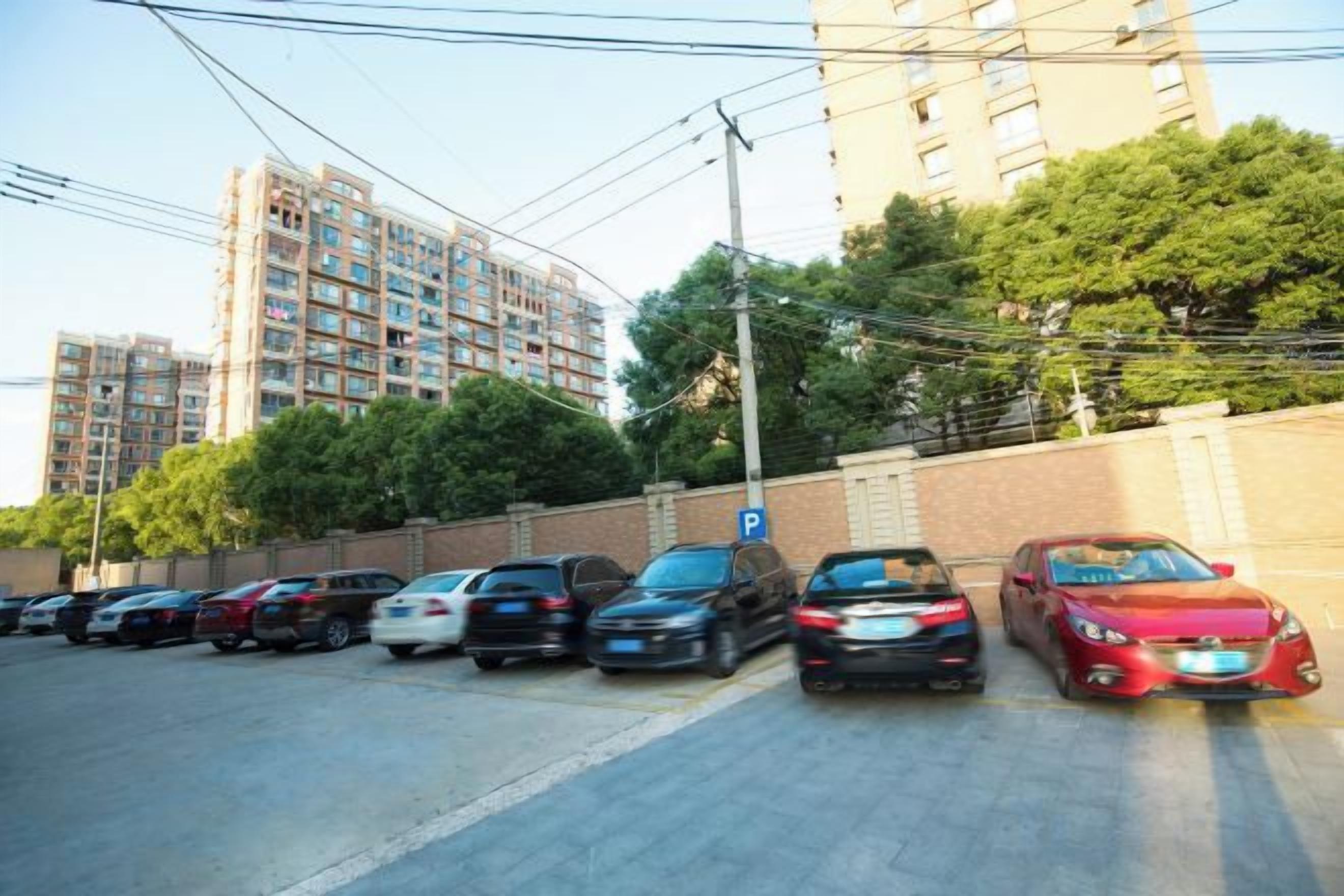 المنطقة المحيطة بالمنشأة