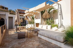 Terrace/patio - Luxurious 6-bedroom private riad with pool and AC in Marrakesh - Aubiane 88 (Marrakech)