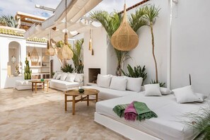 Terrace/patio - Luxurious 6-bedroom private riad with pool and AC in Marrakesh - Aubiane 88 (Marrakech)