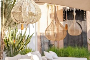 Property grounds - Luxurious 6-bedroom private riad with pool and AC in Marrakesh - Aubiane 88 (Marrakech)