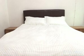 Unclassified image, 5 of 11, button - Jincheng Hostel (Shanghai)