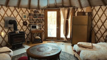 1 Schlafzimmer, Schreibtisch, Bügeleisen/Bügelbrett, Reisekinderbett