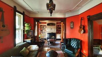 TV, fireplace, video games, stereo