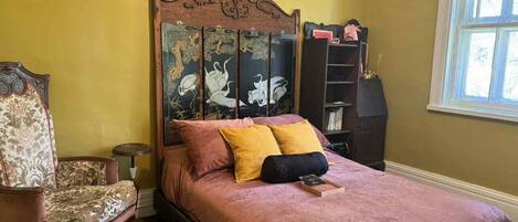 1 chambre, bureau, fer et planche Ă repasser, lit parapluie