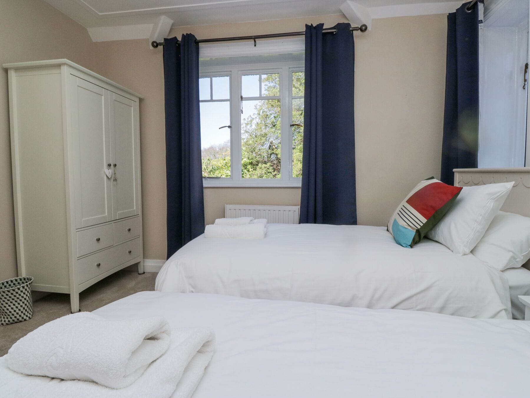 3 bedrooms, individually decorated, individually furnished, free WiFi