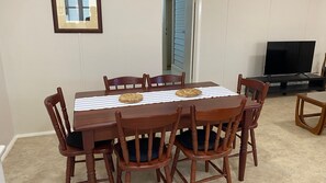 Dining - 9 Carr Way - Pet Friendly with Wifi (Exmouth)