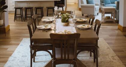 Spacious House with Large yard and King-size bed