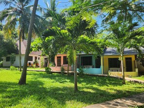 Caja de seguridad en la habitación y escritorio 