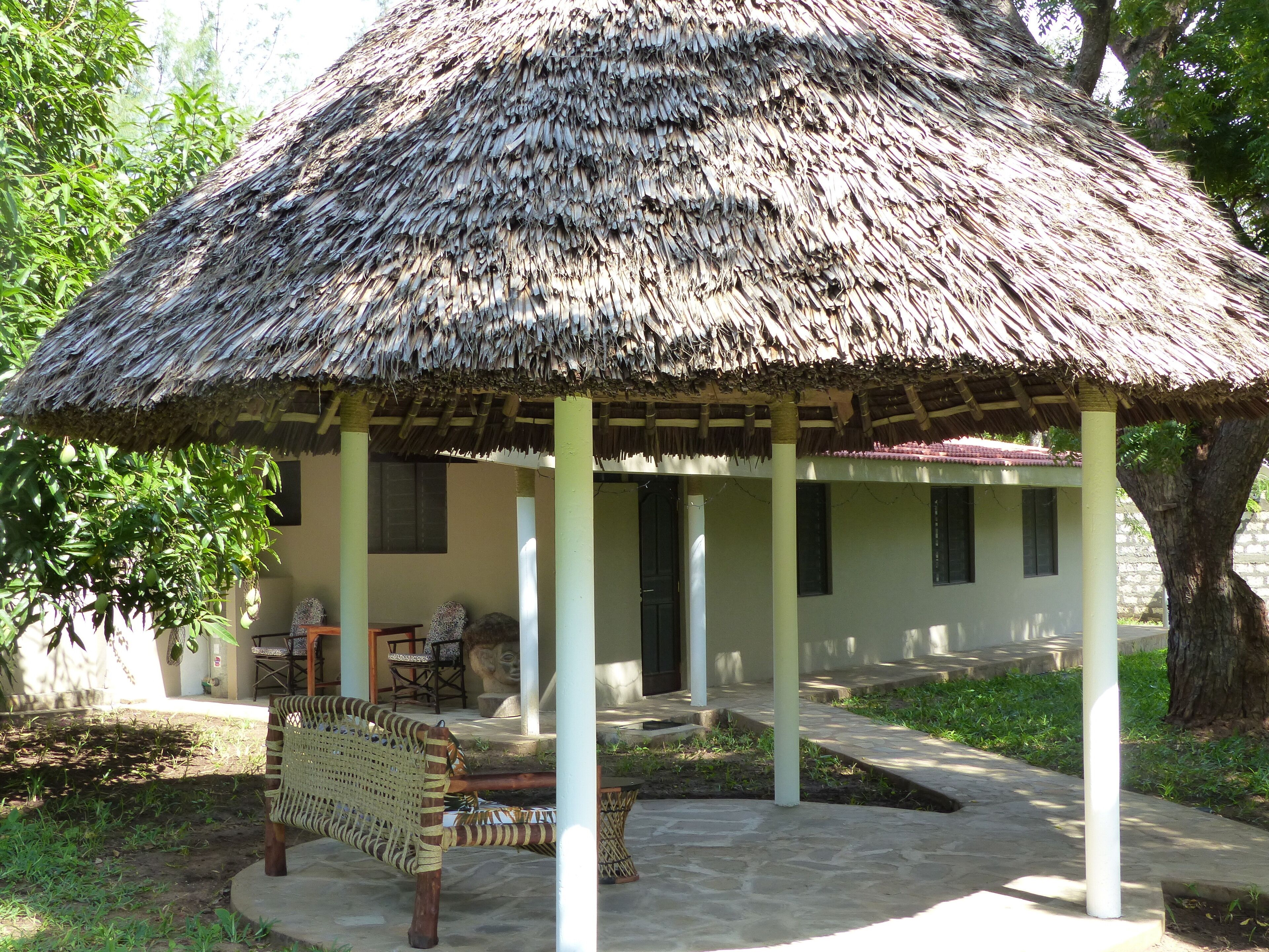 Zimmersafe, Schreibtisch, laptopgeeigneter Arbeitsplatz