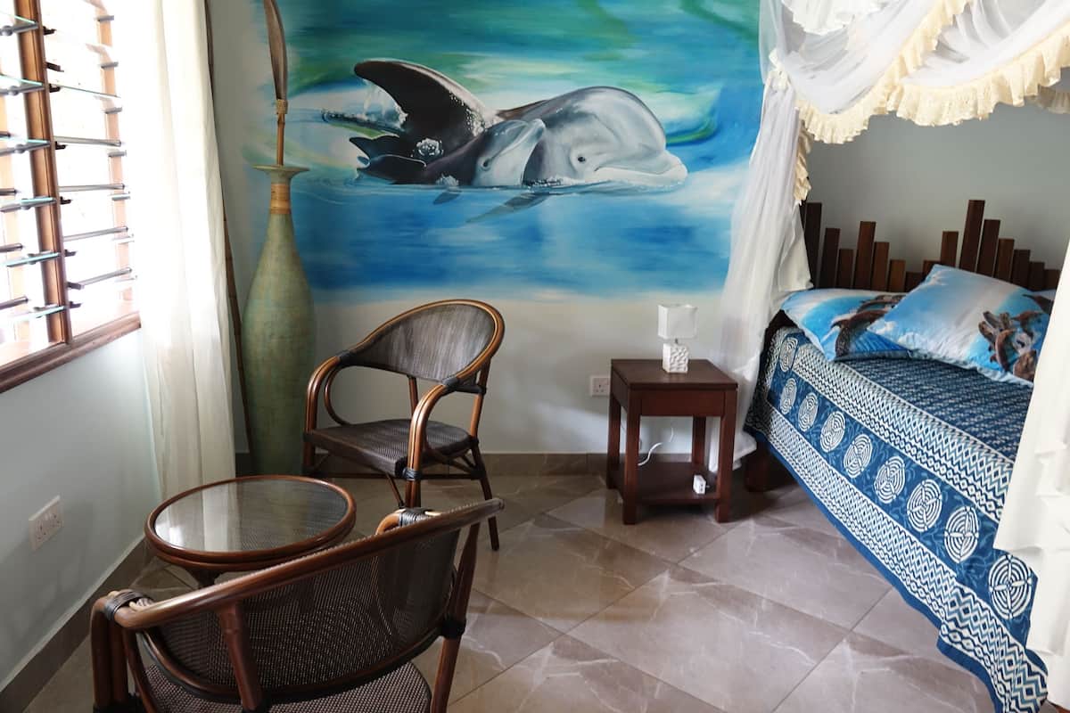 Studio Suite Deluxe, quang cảnh vườn | Két bảo mật tại phòng, bàn, khu vực làm việc phù hợp cho laptop 